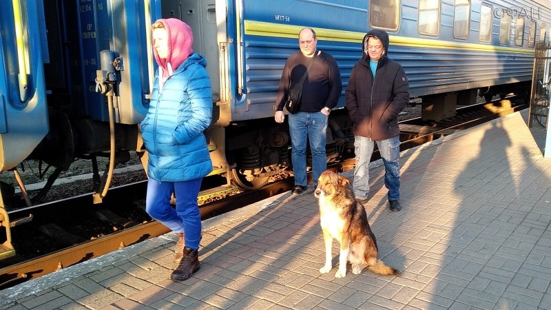 Ужасы украинских поездов: «зайцы», водка, грязь и контрабанда