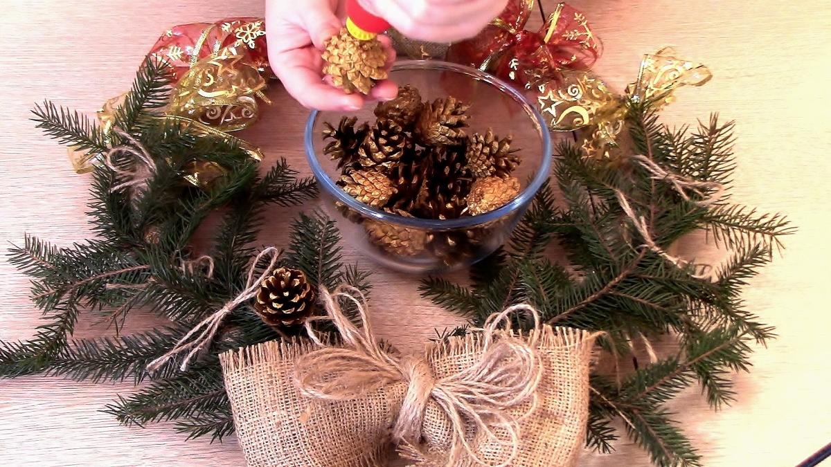 Новогодние звёзды и венки: делаем украшения своими руками венка, венок, можно, веток, сделать, веточки, ветки, звезды, основу, изготовления, нужно, длиной, ленту, взять, хорошо, обматываем, шириной, шпагат, мешковины, закрепляем