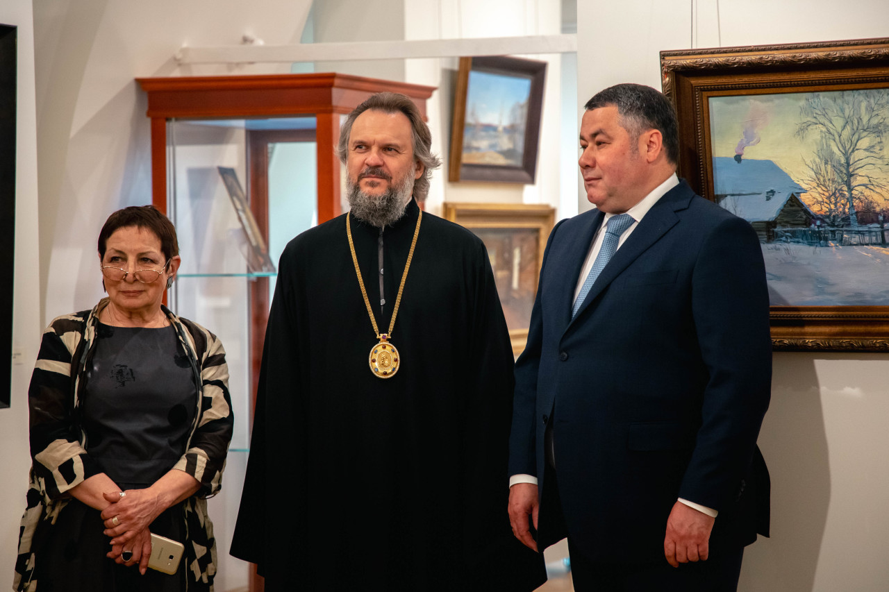 Классическая живопись и православные мотивы: В Твери открылась выставка объединения "Русскiй Мiръ"