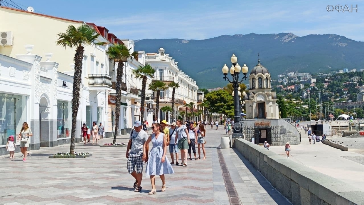 Эксперт рассказал, стоит ли ожидать закрытия Крыма для туристов из-за коронавируса Общество