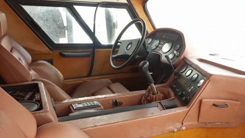 Посадка - ниже некуда. Посадка - ниже некуда. грузовики