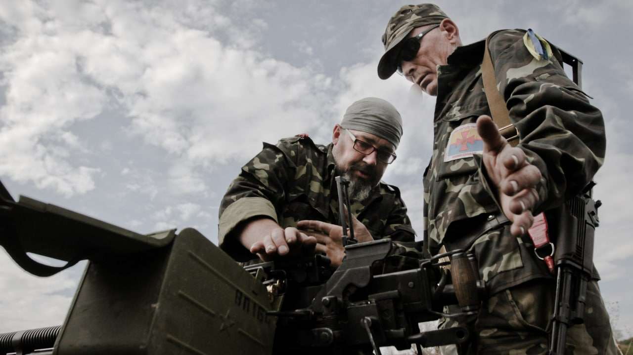 Боевики украинской теробороны размещают тяжелое вооружение в домах и учебных заведениях Армия,Украина