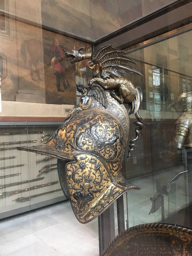 Доспехи подлинные и доспехи поддельные Доспехи подлинные и доспехи поддельные история