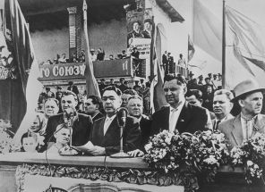 На фото: Л.И. Брежнев на трибуне во время вручения ордена Ленина Запорожской области в 1958 году.
