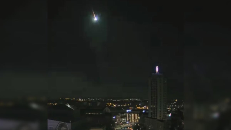 на землю упадет большой астероид