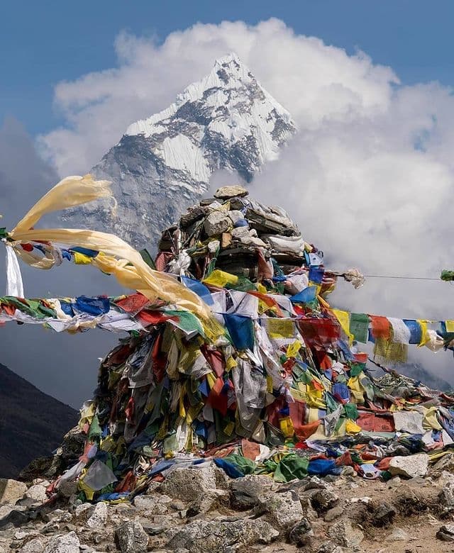 В Непале планируют устроить экспозицию из мусора с Эвереста мусор,Непал,Эверест