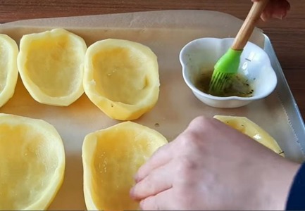 Подруга из Азербайджана научила готовить очень вкусный фаршированный картофель: рецепт