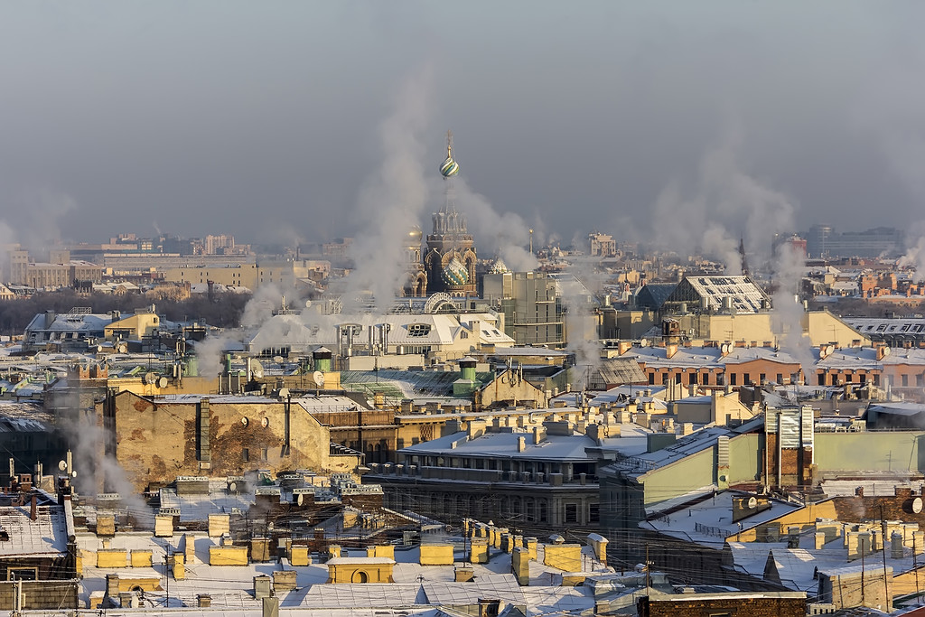 Город в дыму спб. Дымный город. Дымный петербург. Дым спб. Пожар на индустриальном проспекте.