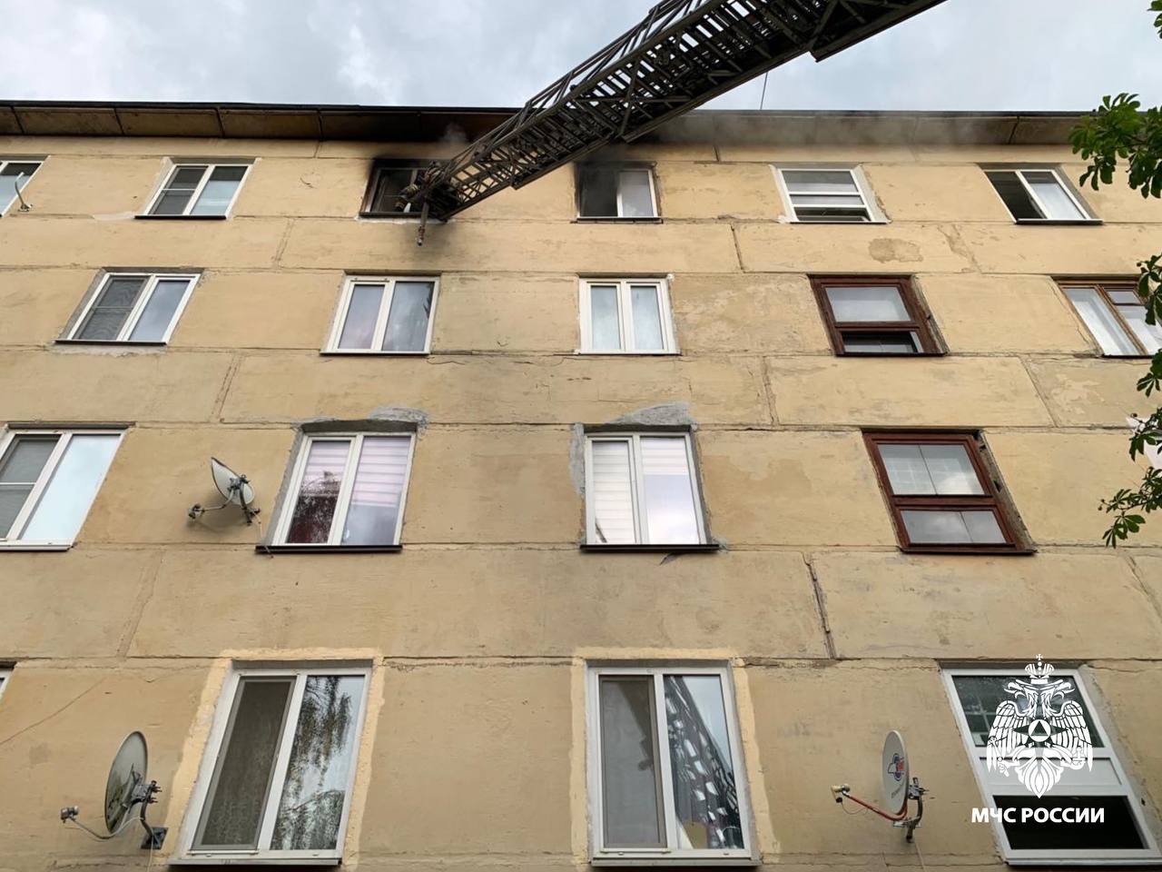 В результате пожара в квартире в Тверской области пострадал мужчина