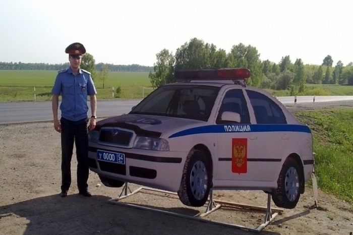 Зачем во время дежурства инспекторы ГИБДД открывают багажник в своем автомобиле