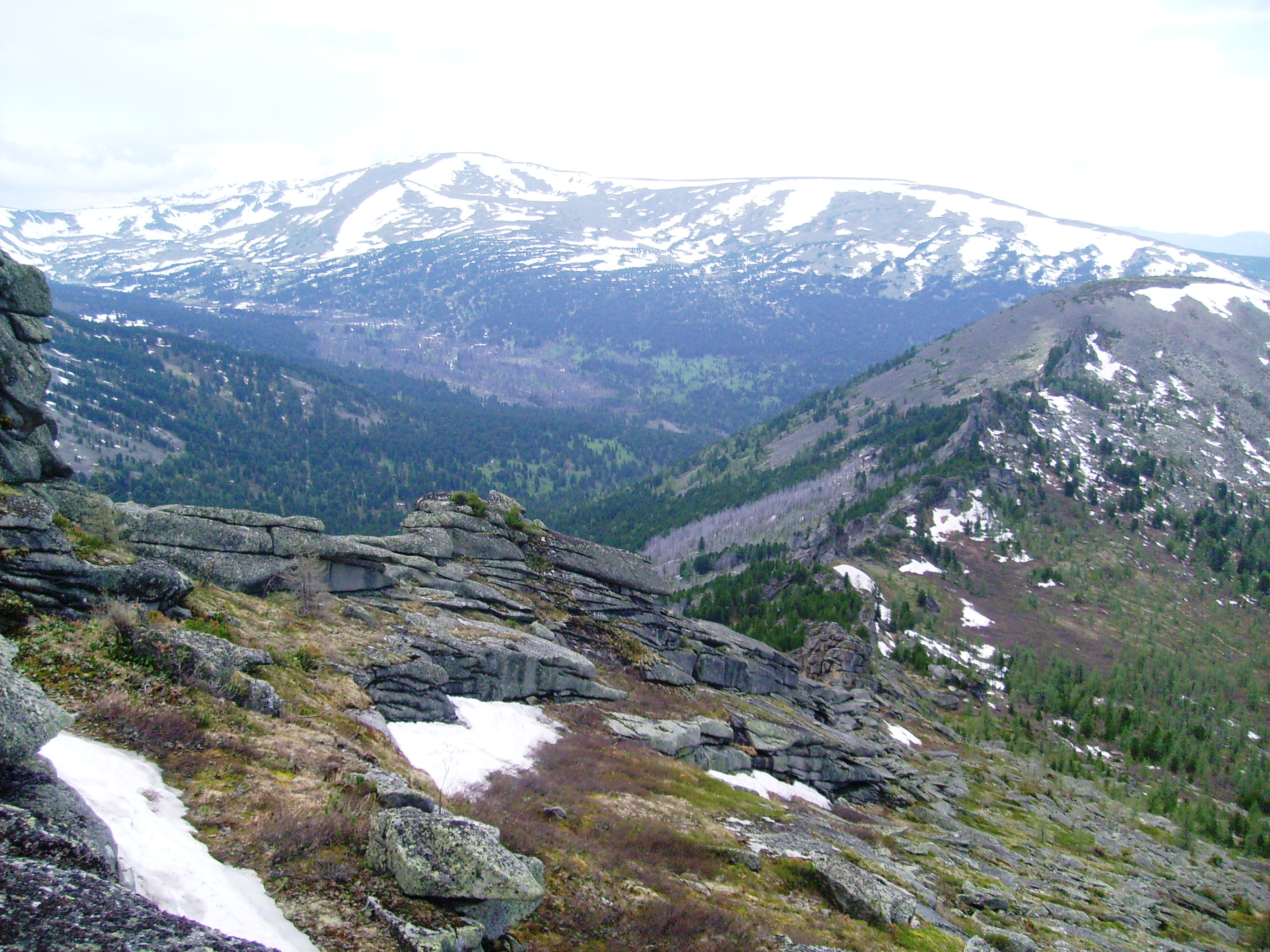 бащелакская стена. большой бащелак горы. бащелакский заказник. бащелакский хребет путь. озера бащелакского хребта.