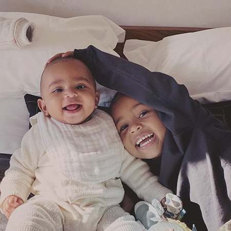 Ким Кардашьян передумала заводить пятого ребенка: "Просто запритесь дома с четырьмя детьми" Ким Кардашьян передумала заводить пятого ребенка: "Просто запритесь дома с четырьмя детьми" Звезды,Новости о звездах