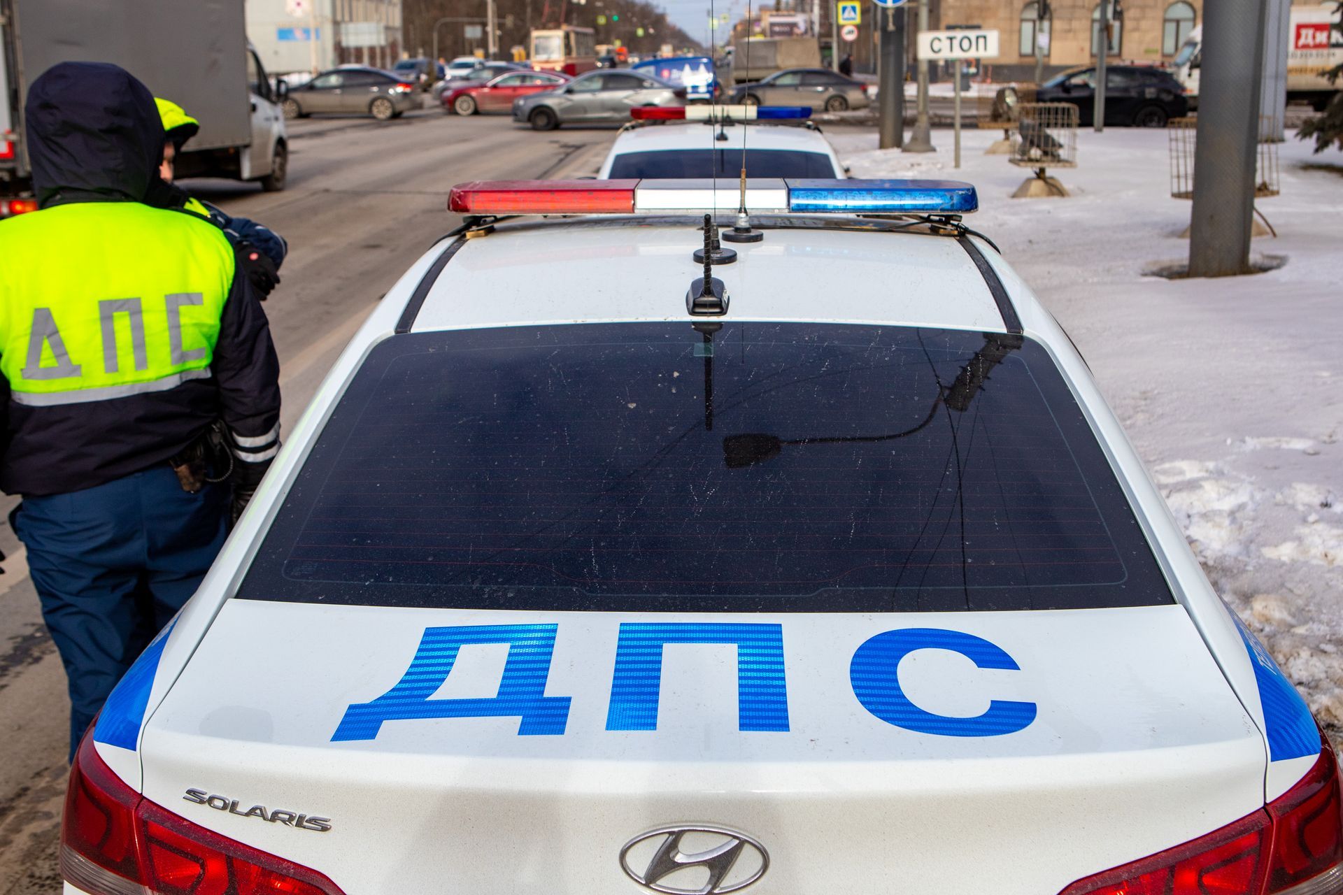 В Красноярске пьяный сотрудник автосервиса попал в ДТП на угнанном автомобиле клиента