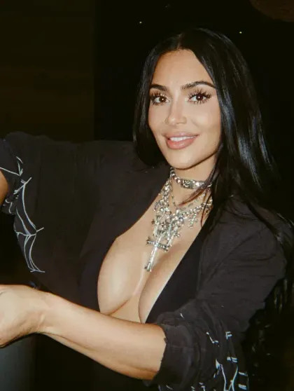 Ким Кардашьян впервые опубликовала фото с новым бойфрендом — гонщиком Льюисом Хэмилтоном Кардашьян, Хэмилтон, детей, Льюис, КардашьянКим, Хэмилтона, Формулы1, Хэмилтоном, опубликовал, подала, развод, после, отсутствия, восьми, брака, родилось, финансовой, безопасности, четверо, мужем