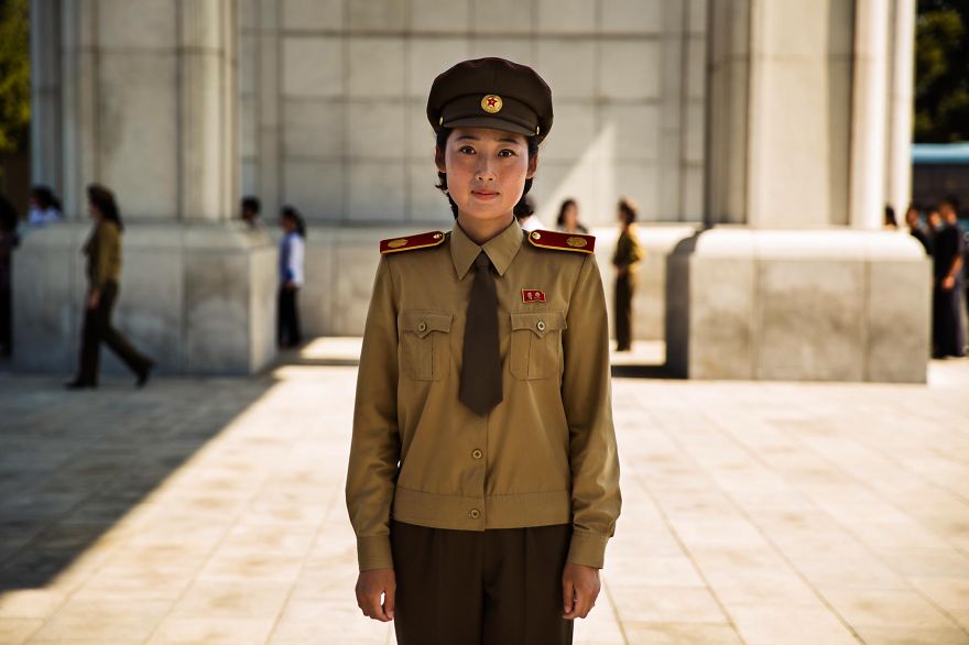 фотографии девушек на улицах Северной Кореи-2