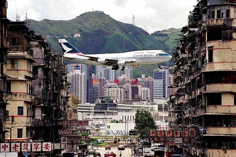  6. Аэропорт Кайтак, Гонконг.