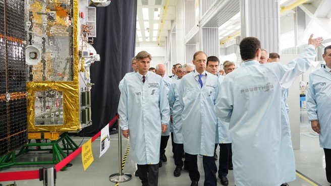 В России запустили конвейерную сборку космических спутников