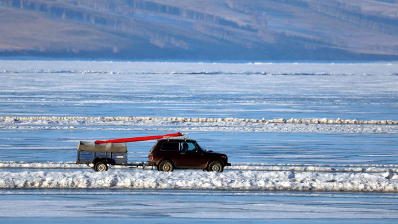 «Бесстрашные русские водители» на замерзшем Енисее потрясли британцев автомобили