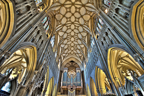 Подборка необычных потолков со всего мира