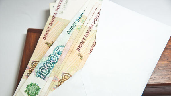 Сколько денег положить в конверт на день рождения, чтобы не опозориться