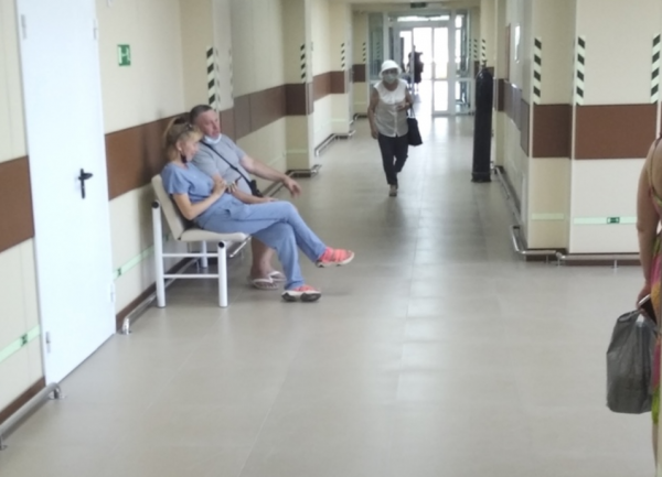 В Евпатории продолжается ремонт городской больницы