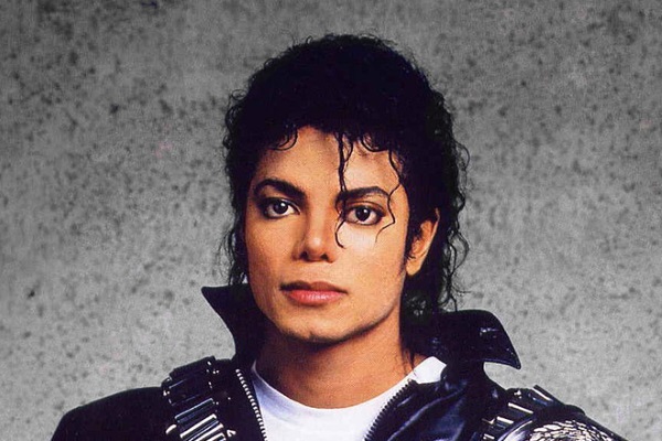 Странные предметы, найденные сыщиками на ранчо Майкла Джексона