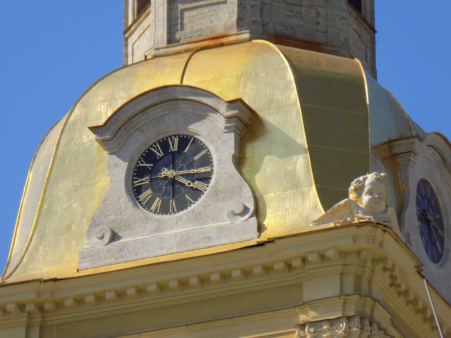 Часы на храмах