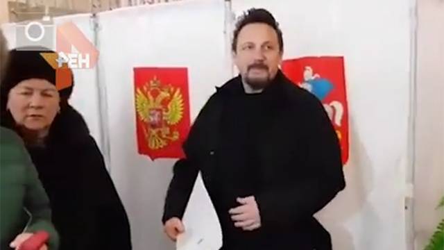Видео: певец Стас Михайлов проголосовал на выборах президента России в Москве