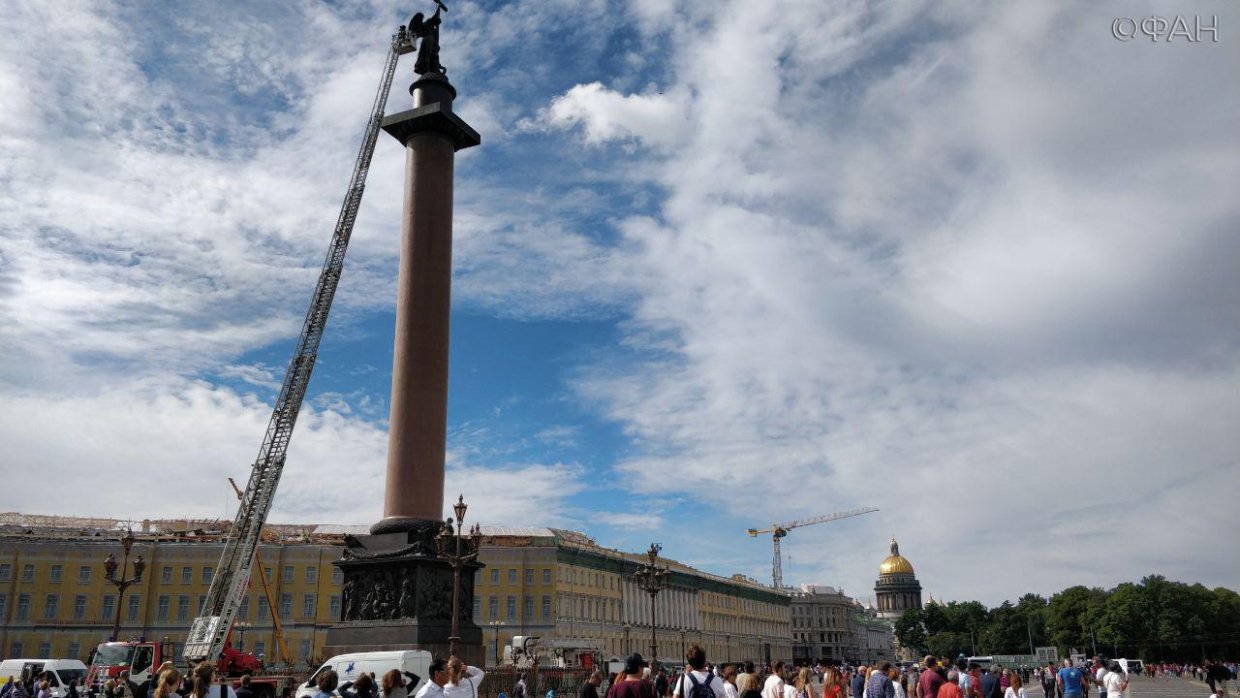 Фото Колонны На Дворцовой Площади