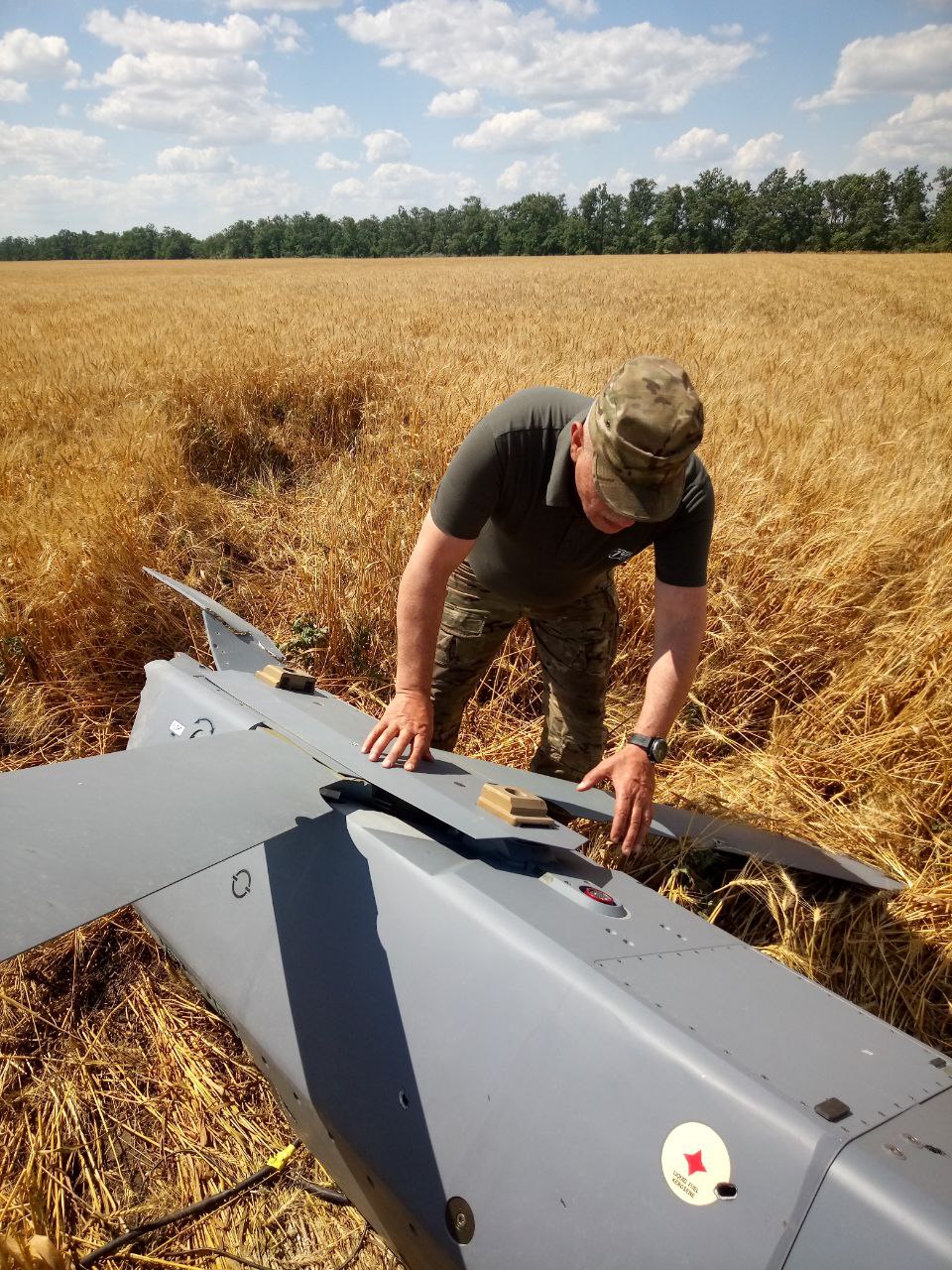 «Практически – целая» – кубанские казаки затрофеили ракету Storm Shadow «Практически – целая» – кубанские казаки затрофеили ракету Storm Shadow оружие
