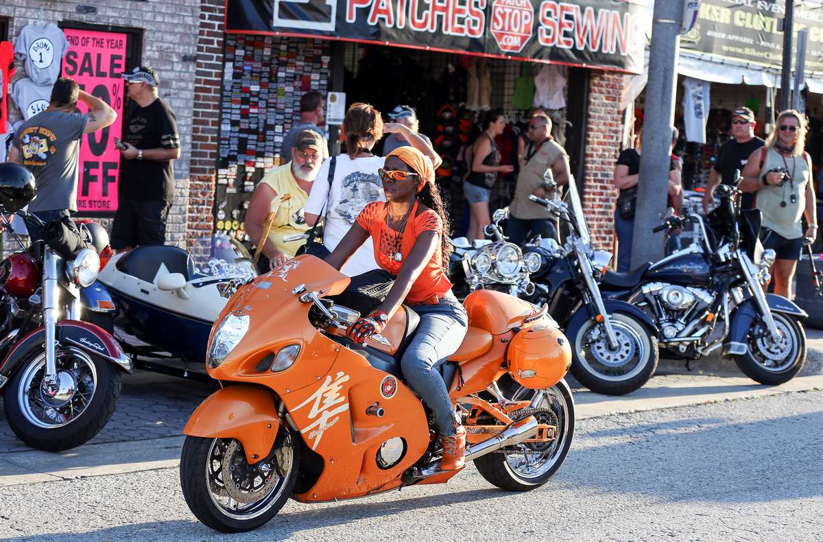 Prodigy. Hot ride. хот райд. девушка гибсона и автомобиль. автокалендарь девушки.