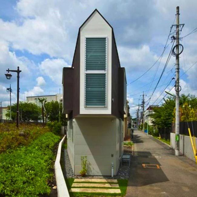 треугольный дом, крошечный треугольный дом, внутри крошечного дома, внутри маленького дома, интерьер маленького дома