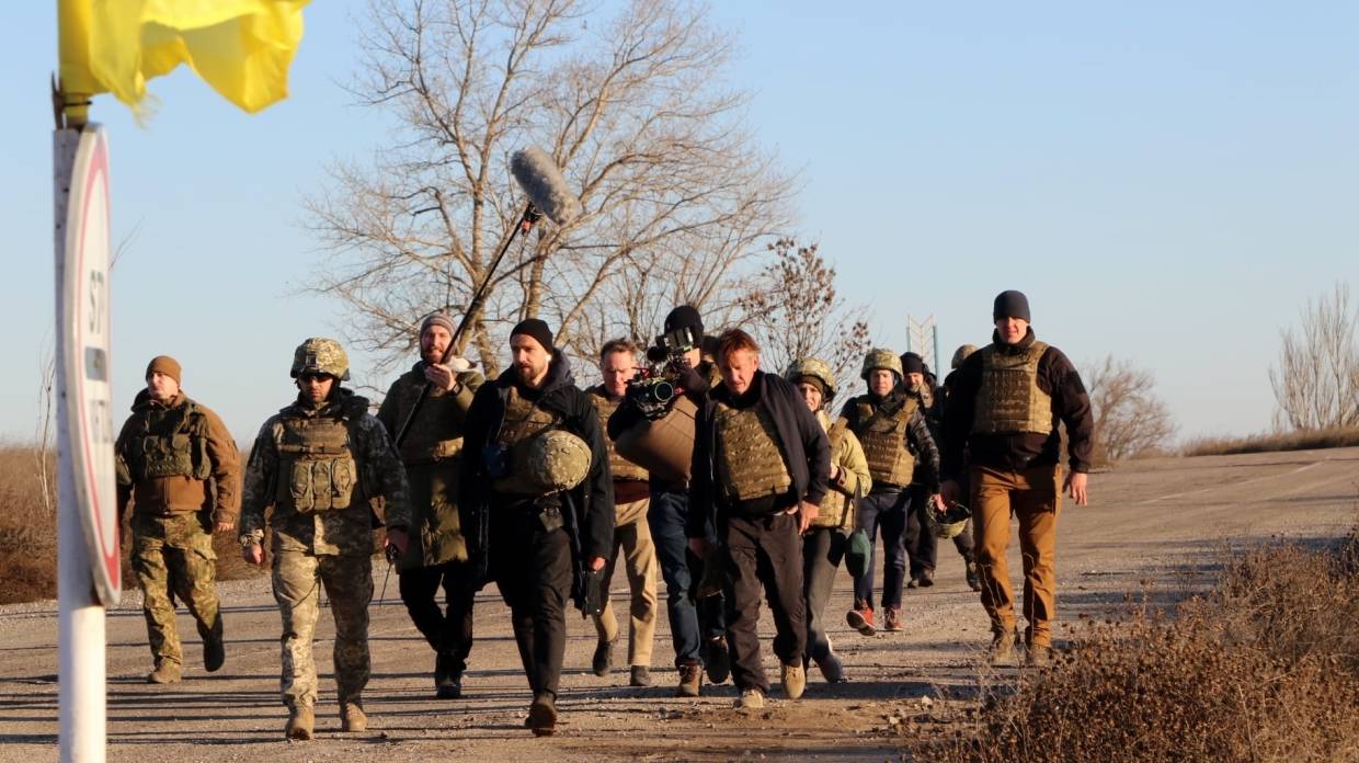 Киев активизировал антироссийскую кампанию, а Донбасс инспектировал военный атташе США
