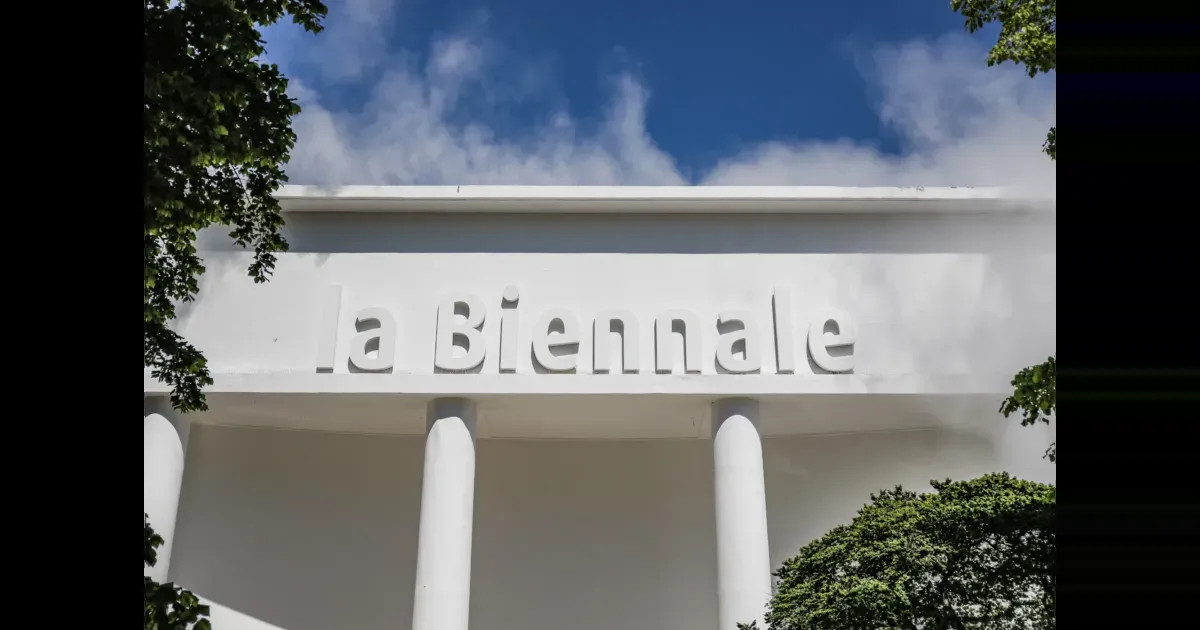 Россия впервые с 2020 года примет участие в Венецианской биеннале: страну представит ансамбль "Толока", из-за которого "отменяли" Сергея Лазарева Россия впервые с 2020 года примет участие в Венецианской биеннале: страну представит ансамбль "Толока", из-за которого "отменяли" Сергея Лазарева instagram (инстаграм),социальная сеть,la repubblica,издание,алексей ретинский,алексей сысоев,алексей тегин,евровидение,конкурс,роман малявкин,Сергей Лазарев,толока,ансамбль