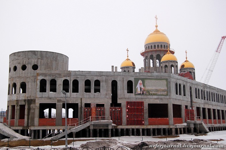Салехарде. Собор преображения господня салехард. Храм преображения салехард. Храм преображения салехард. Салехард церковь стройка.