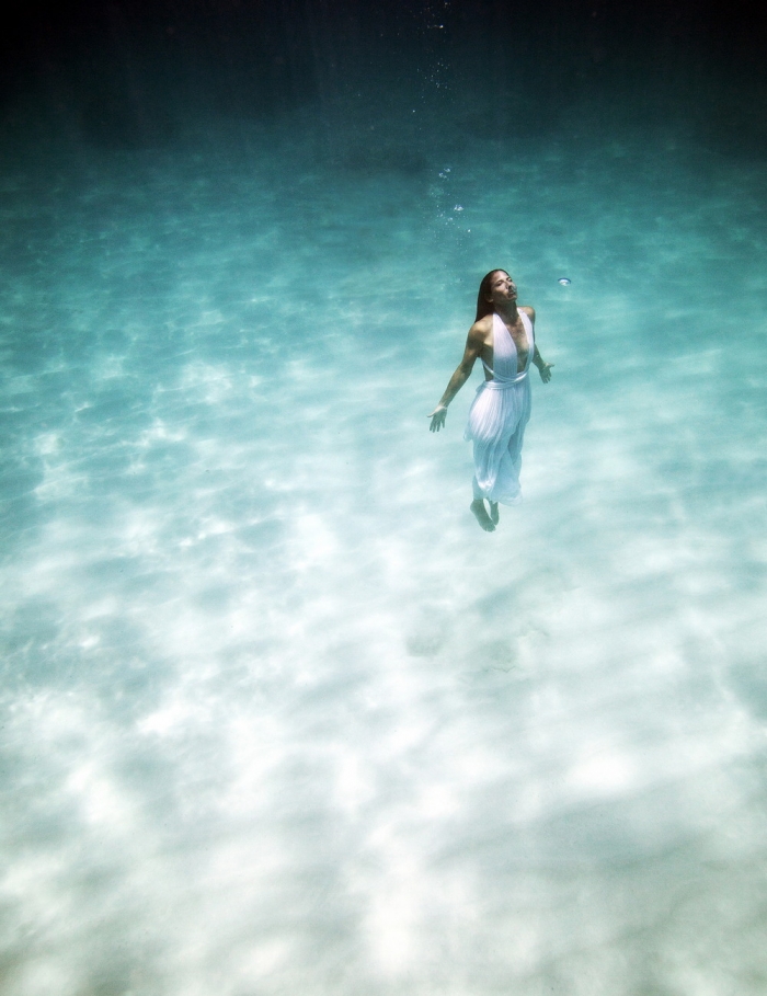 Девушки в воде на снимках Меган Огилви фото,фотография,фотосафари