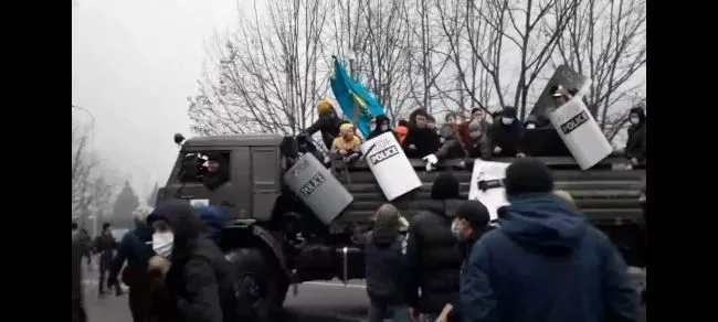 Порядка 2-3 тысяч человек, участвовавших в погромах в Алма-Ате (из 20 тыс) являются иностранными...