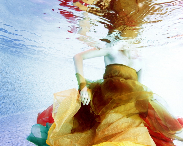 Девушки в воде на снимках Меган Огилви фото,фотография,фотосафари