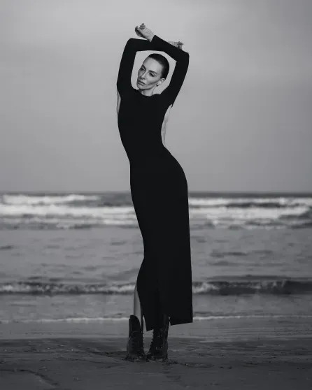 Екатерина Варнава в дерзком платье: новая фотосессия и реакция подписчиков