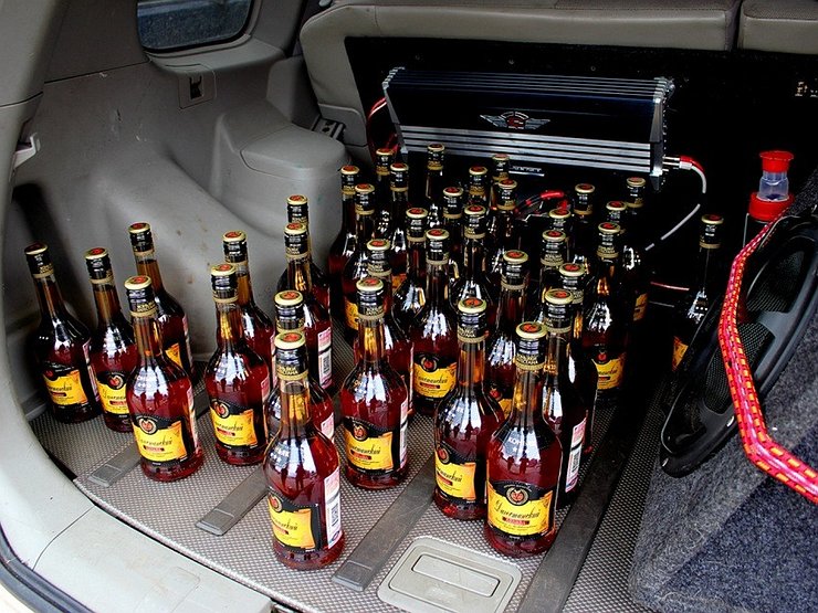 Как штрафуют на 5000 рублей за несколько бутылок спиртного в машине авто и мото,автоновости