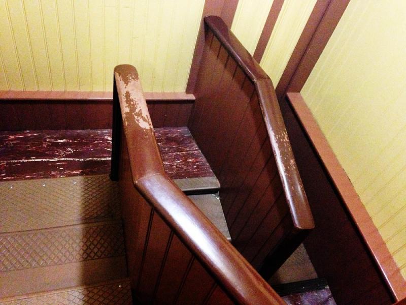 Лестница в потолок в доме Винчестеров