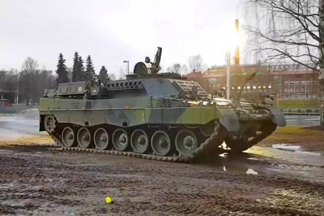 Сколько финских "танков без башен" - Leopard 2R осталось после летних боев оружие