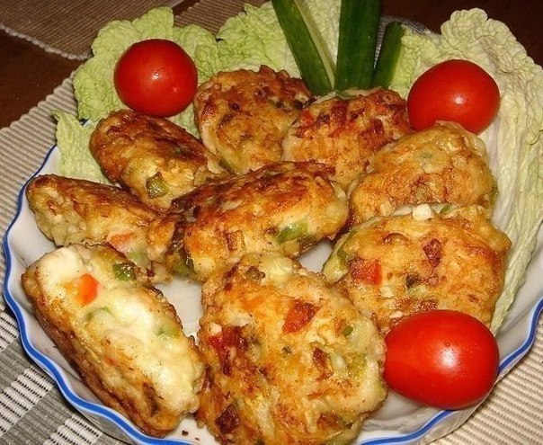 Рецепт очень вкусных и полезных котлет из куриного мяса с овощами и сыром 
