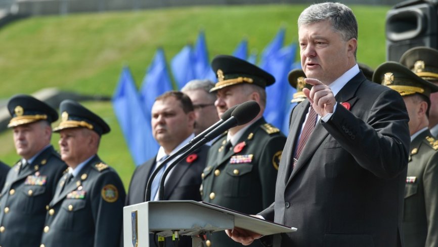 «Случайный пассажир»: Клинцевич посочувствовал претендующему на Крымский мост Порошенко