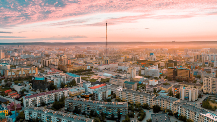 Трубы, школы, мигранты: Обычная работа необычного мэра Якутска Трубы, школы, мигранты: Обычная работа необычного мэра Якутска россия