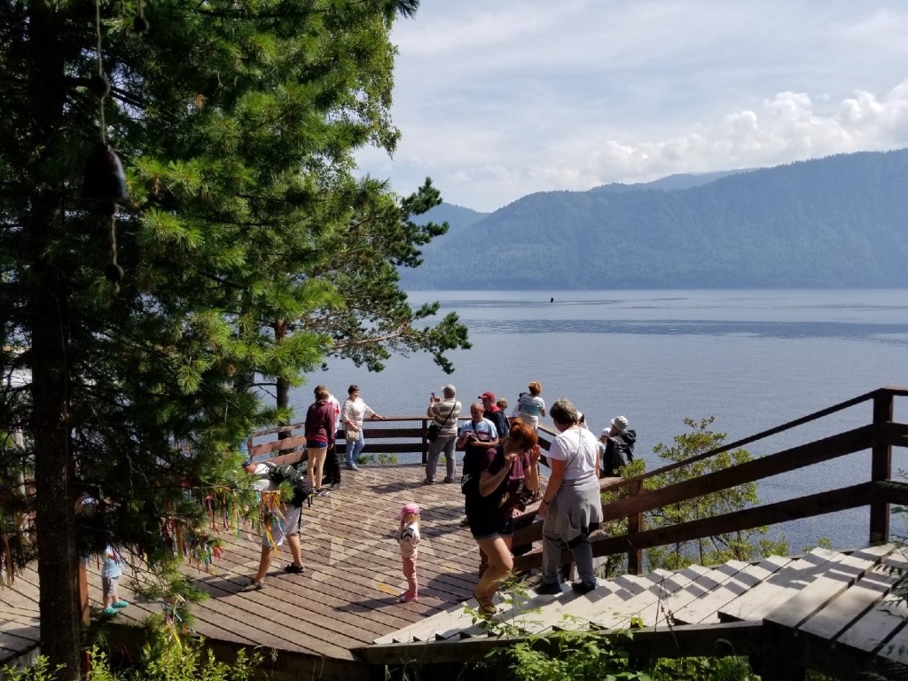 Телецкое озеро водопад Чедор.jpg