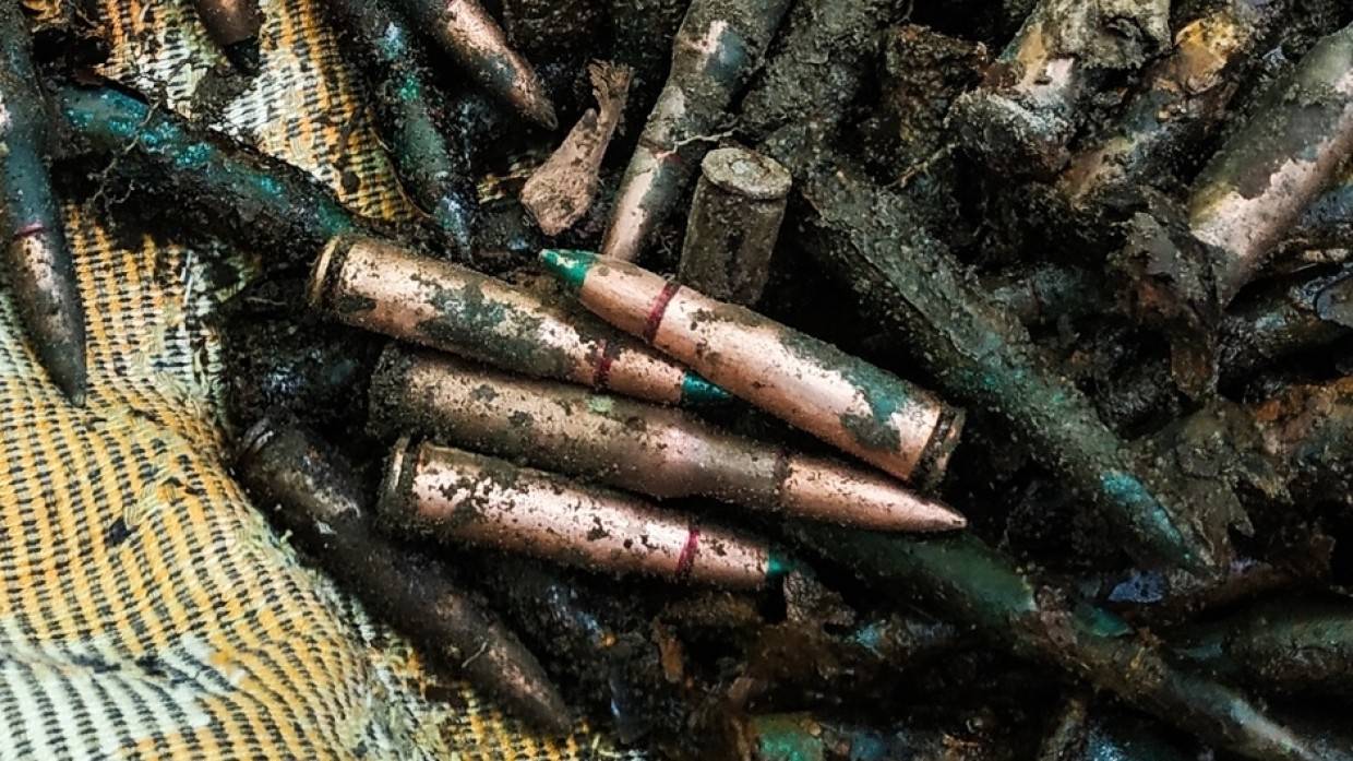 Школьник из Хабаровска едва не остался без пальцев после взрыва боеприпаса