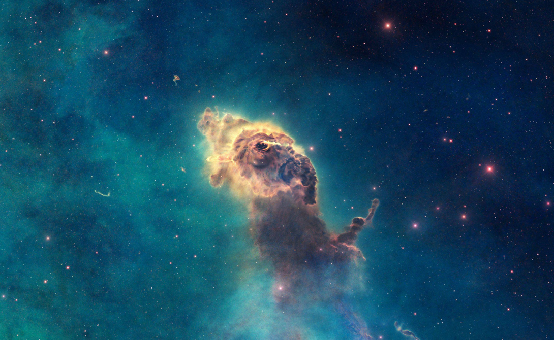 Carina Nebula
Можете не верить, но в этом изображении нет ни капли фотошопа. Гора газа и пыли распространяется на три световых года в окружности, а само пространство — бесконечный источник энергии.