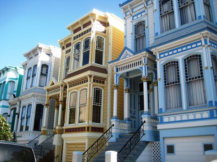 Красочная улица Сан-Франциско: как в мегаполисе сохранились викторианские дома «Painted Ladies» 