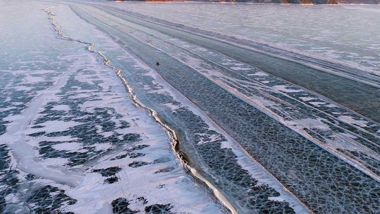 «Бесстрашные русские водители» на замерзшем Енисее потрясли британцев автомобили